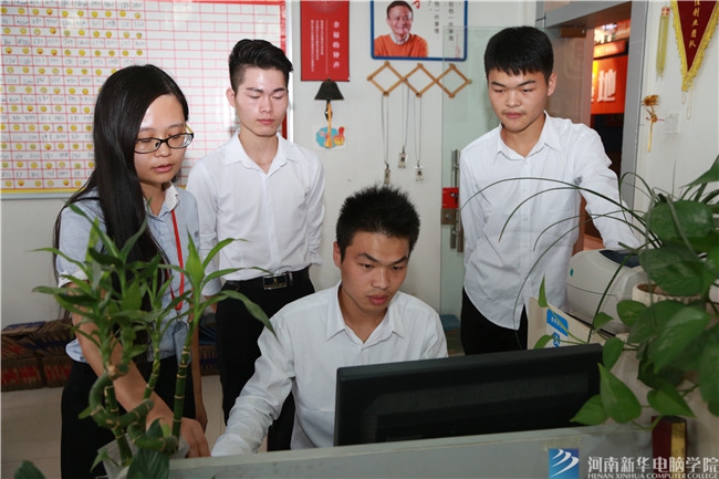�п����� ����������X�W(xu��)У�ò�����
